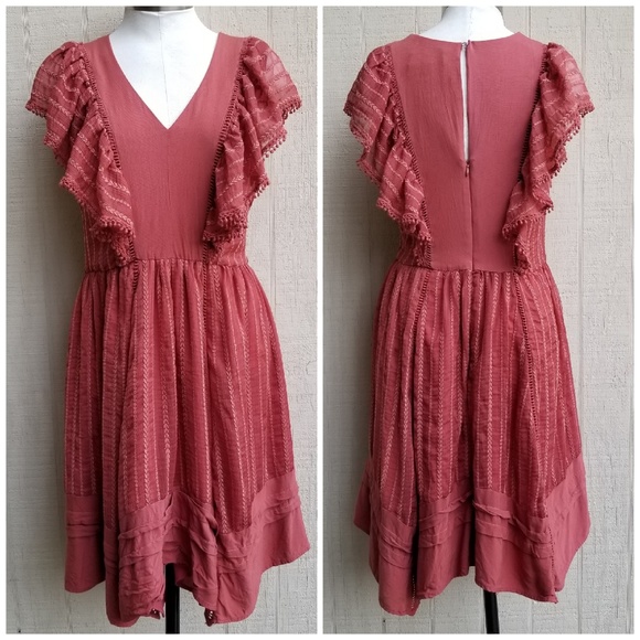 Adelyn Rae Dresses & Skirts - Adelyn Rae Ruffle Detail V-Neck Dress